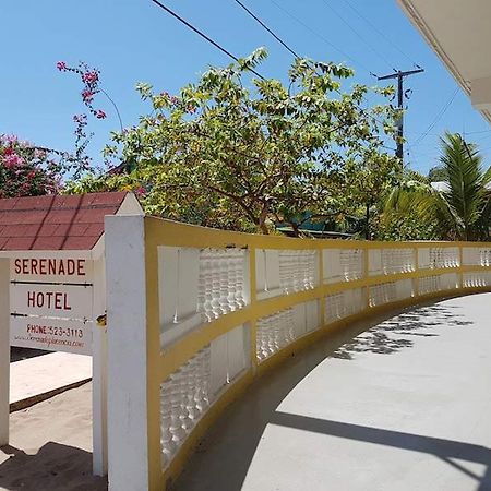 Serenade Hotel Placencia Exterior photo