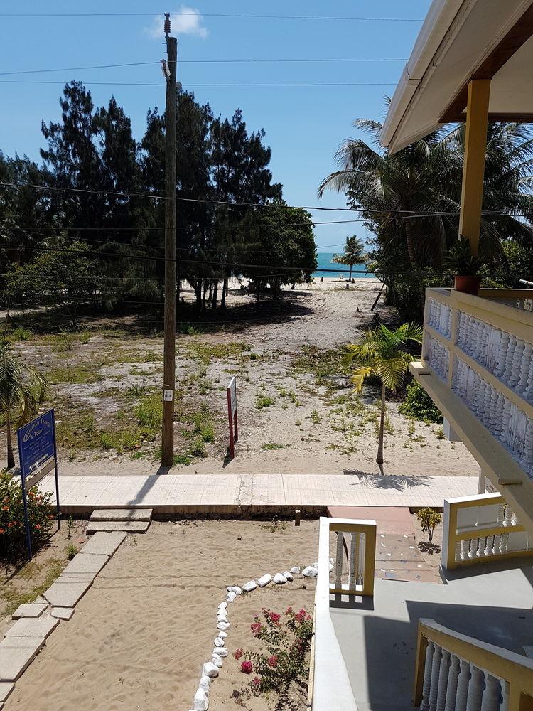 Serenade Hotel Placencia Exterior photo